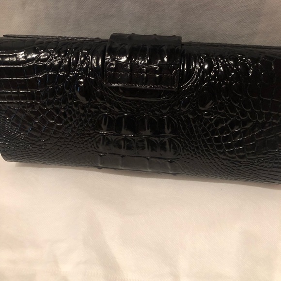 NWT Elegant CC Skye black leather crocodile embossed clutch. - Picture 2 of 4